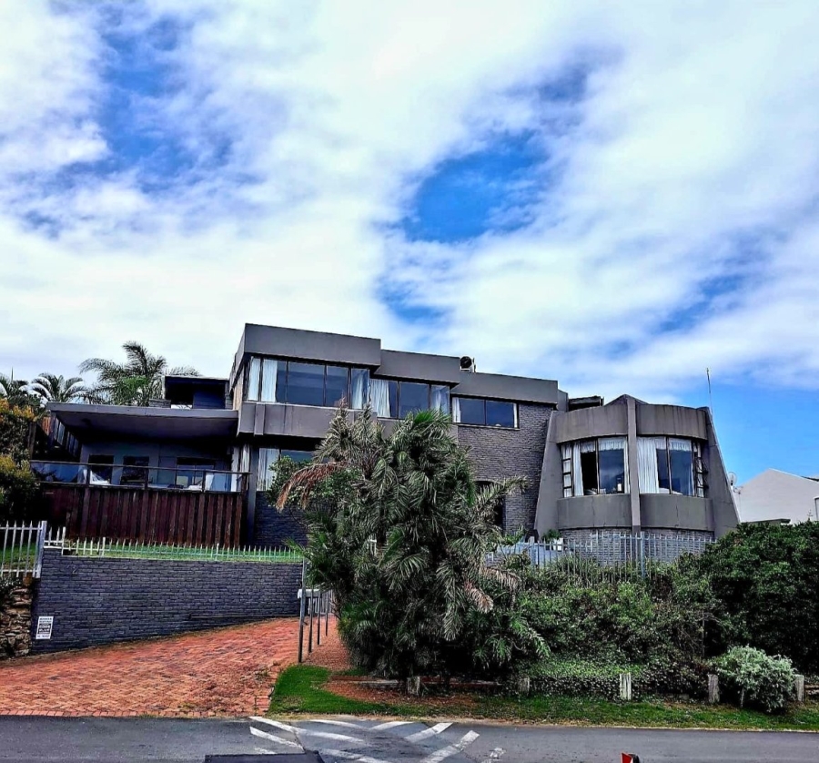 5 Bedroom Property for Sale in Beacon Bay Eastern Cape